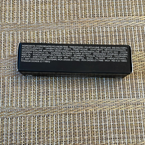 Nars - Picture 2 of 5